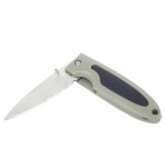 One-hand knife with serrated edge 